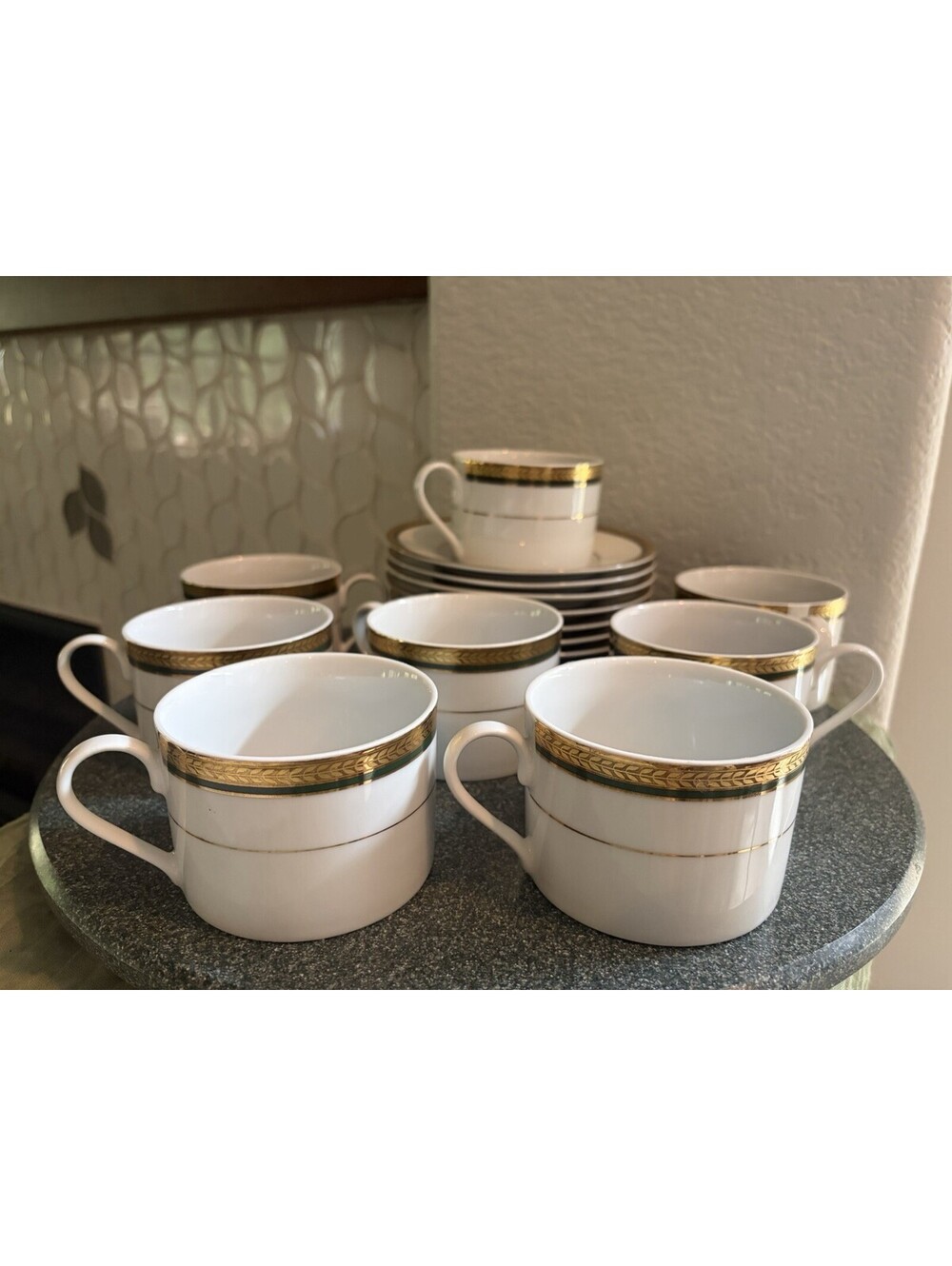 (8) Sets Cups And Saucers Sakura Classic 24 K Green Rim Gold Trim 1997 EUC